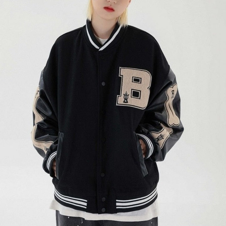 Schwarze Collegejacke mit Lederärmeln, gesticktem "B"-Logo, Unisex, modisch, lässig.