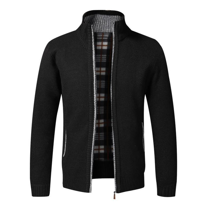 Schwarze Herren-Strickjacke mit Reißverschluss, kariertes Innenfutter, warm, modisch.
