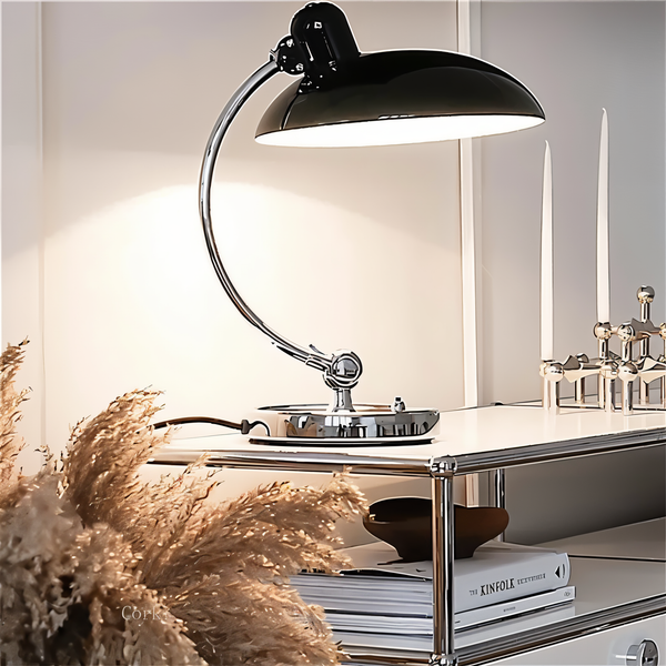 Nastavitelná vintage stolní lampa z železa – Virella