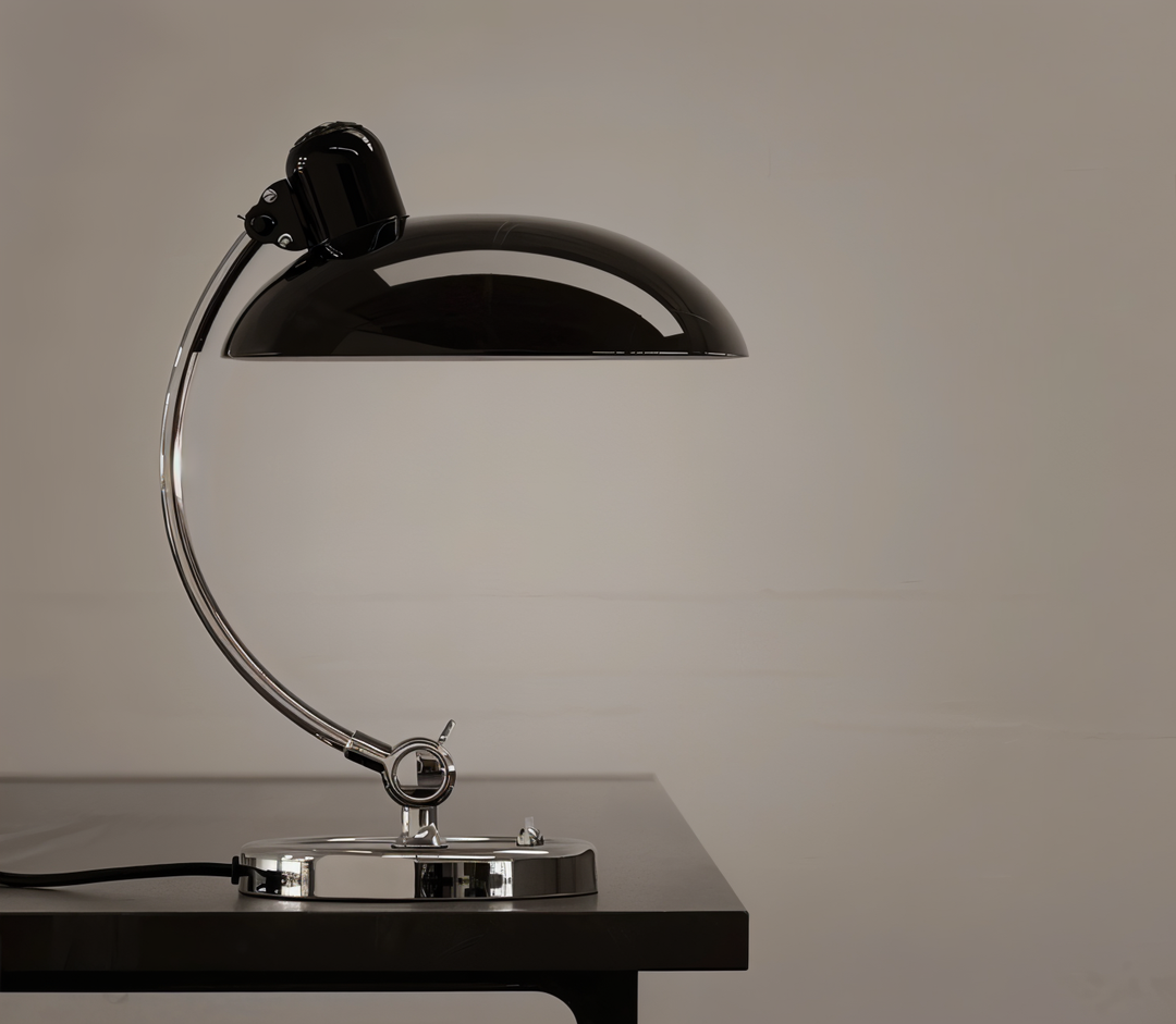 Nastavitelná vintage stolní lampa z železa – Virella