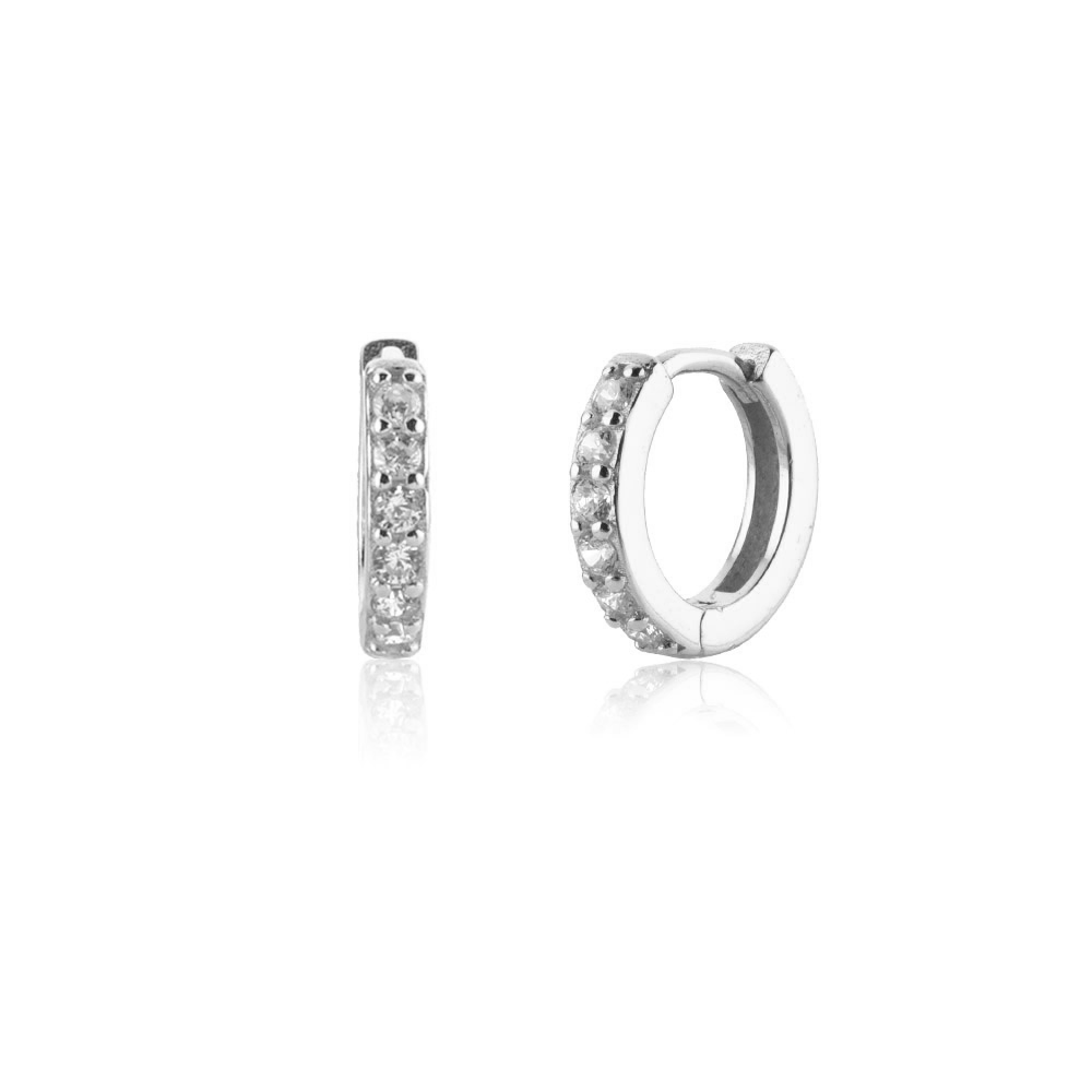 Silberne Creolen mit Zirkonia-Steinen, eleganter Schmuck, Ohrringe für Damen, modisch und glänzend.