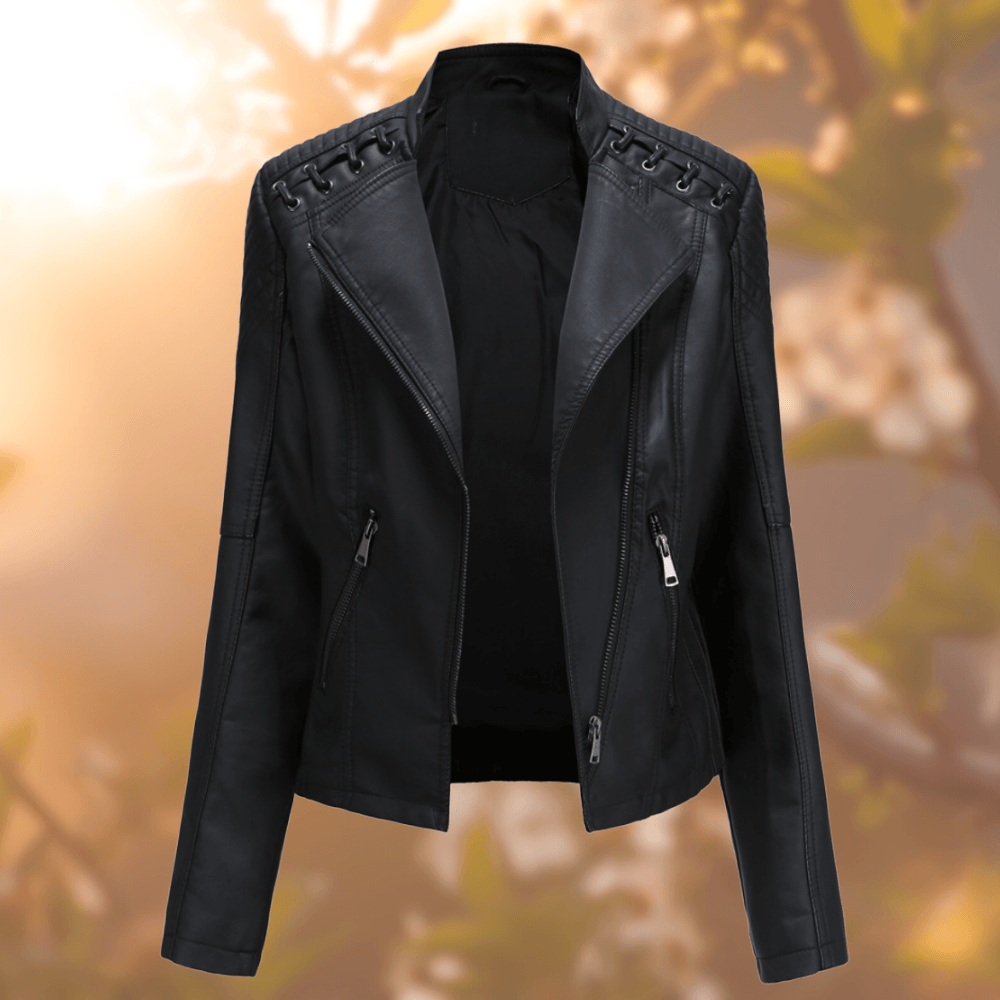 Schwarze Lederjacke Damen, Reißverschlüsse, Biker-Stil, modisch, Herbstmode, Hintergrund Natur.