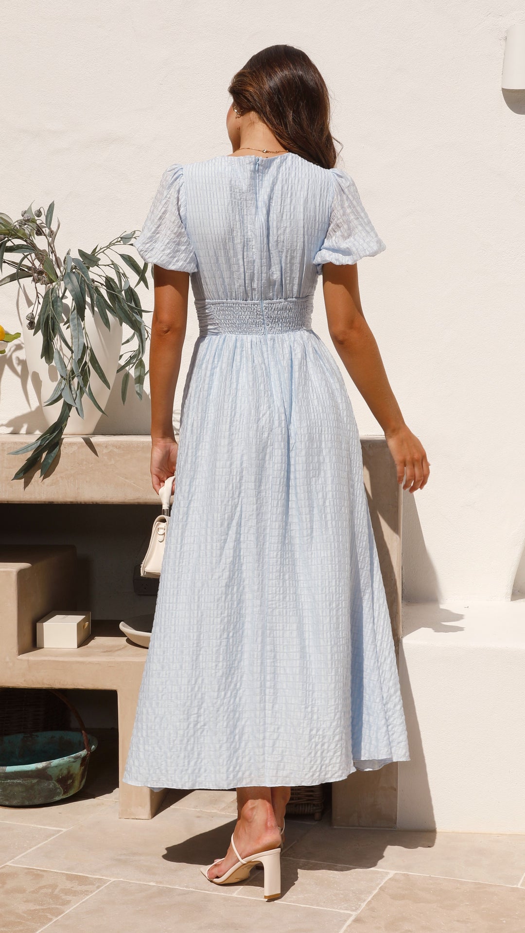 Boho-maxi šaty s V-výstřihem a knoflíkovou légou – Yara