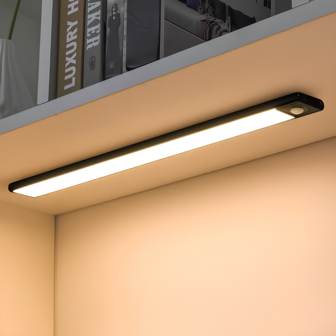 LED-Unterbauleuchte schwarz, dimmbar, energiesparend, für Küche oder Bürobeleuchtung.