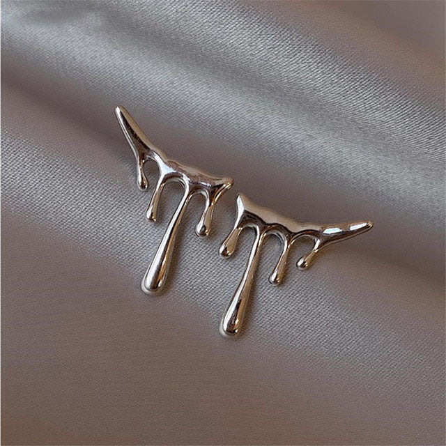 Silberne Tropfen-Ohrringe, modernes Design, Damen-Schmuck, glänzend, modisch.