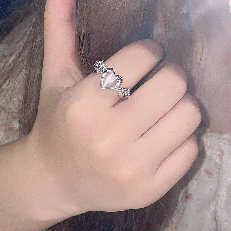 Silberring mit Herzdesign, Damenring, Schmuck, romantisches Geschenk, modisch, elegant.