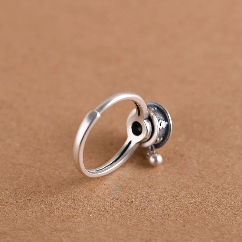 Silberner Nasenring mit Anhänger, Piercingschmuck, Edelstahl, modisch, elegant, Damenaccessoire.