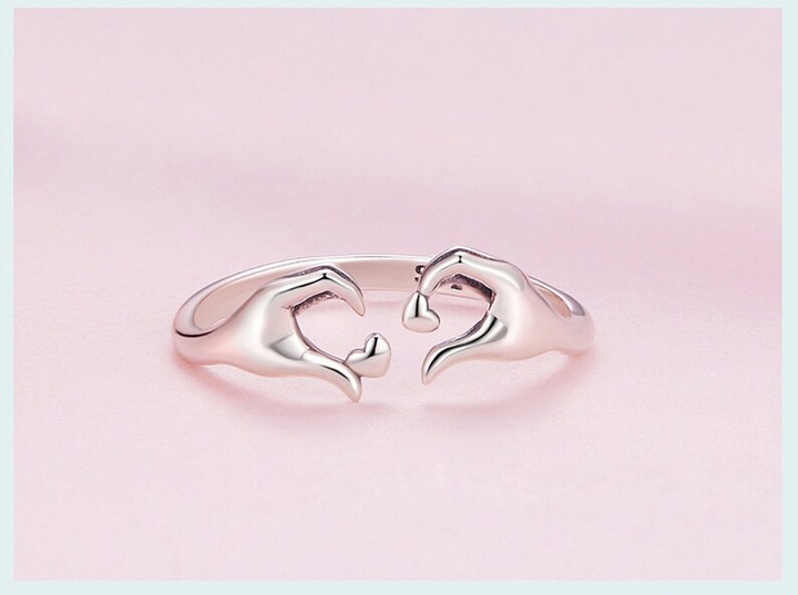 Silberring mit Herzdesign, romantisches Schmuckstück, Geschenk für Frauen, Verlobungsring.