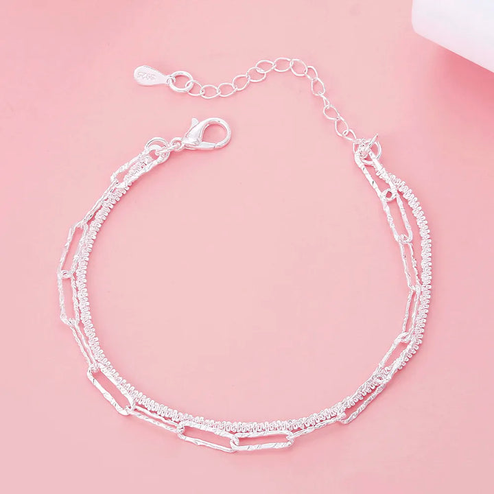 Silberarmband Damen, filigranes Design, verstellbar, Schmuck, Geschenkidee, elegant, modisch.