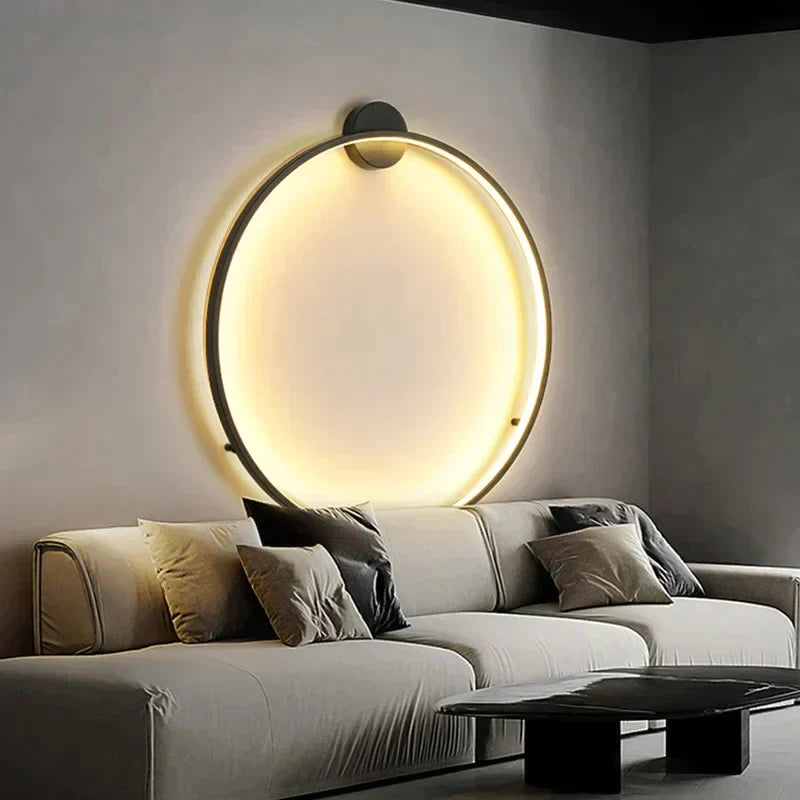 Minimalistische LED-Wandlampe, runder schwarzer Rahmen, Wohnzimmer, moderne Innenbeleuchtung.