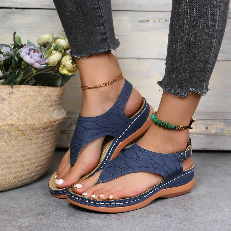 Blaue Sandalen Damen, modisch, bequem, Sommer, Leder, mit Keilabsatz, ideal für Freizeitoutfits.
