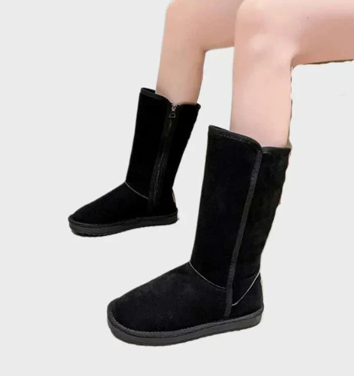 Schwarze Damenstiefel aus Wildleder mit Reißverschluss, knöchelhoch, modisch und bequem.