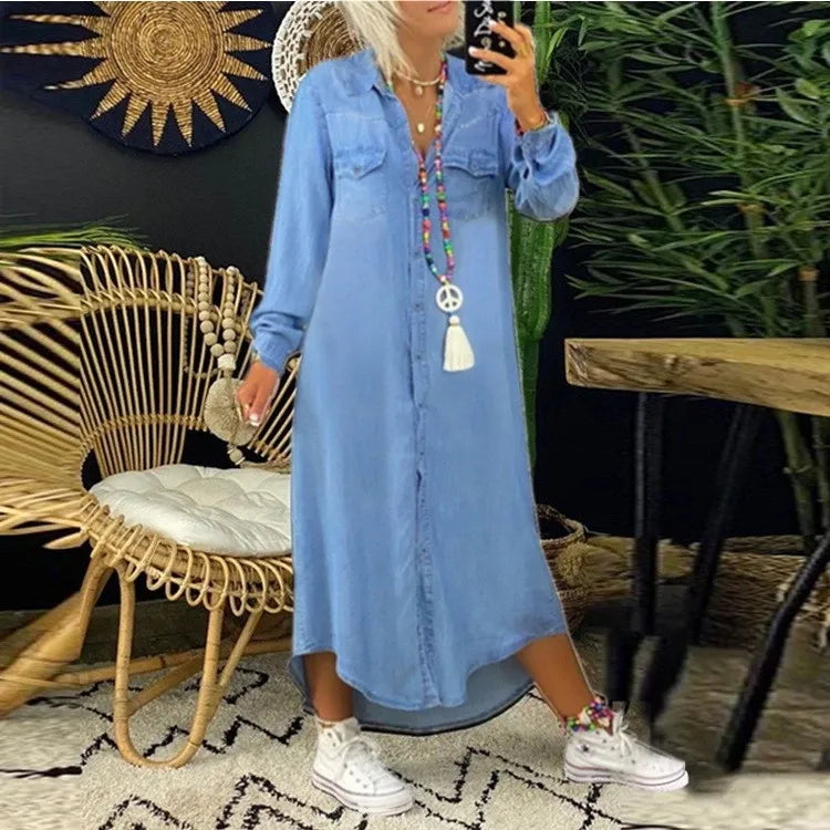Trendy džínové šaty s knoflíkovou légou a kapsami – Isaline