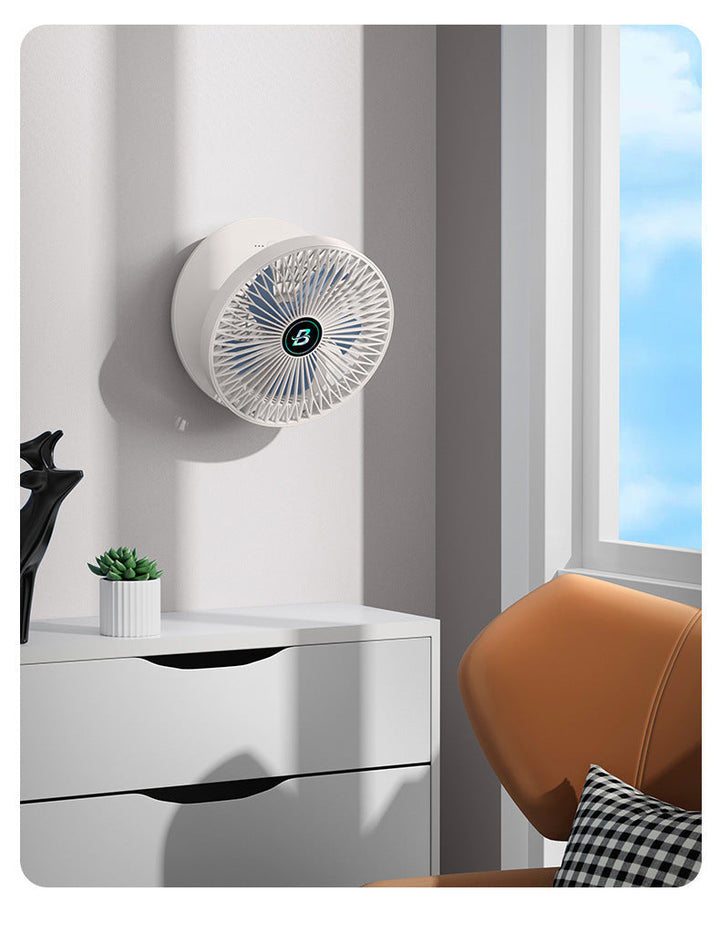 Weißer Wandventilator mit modernem Design, leise, energiesparend, ideal für Wohnzimmer.