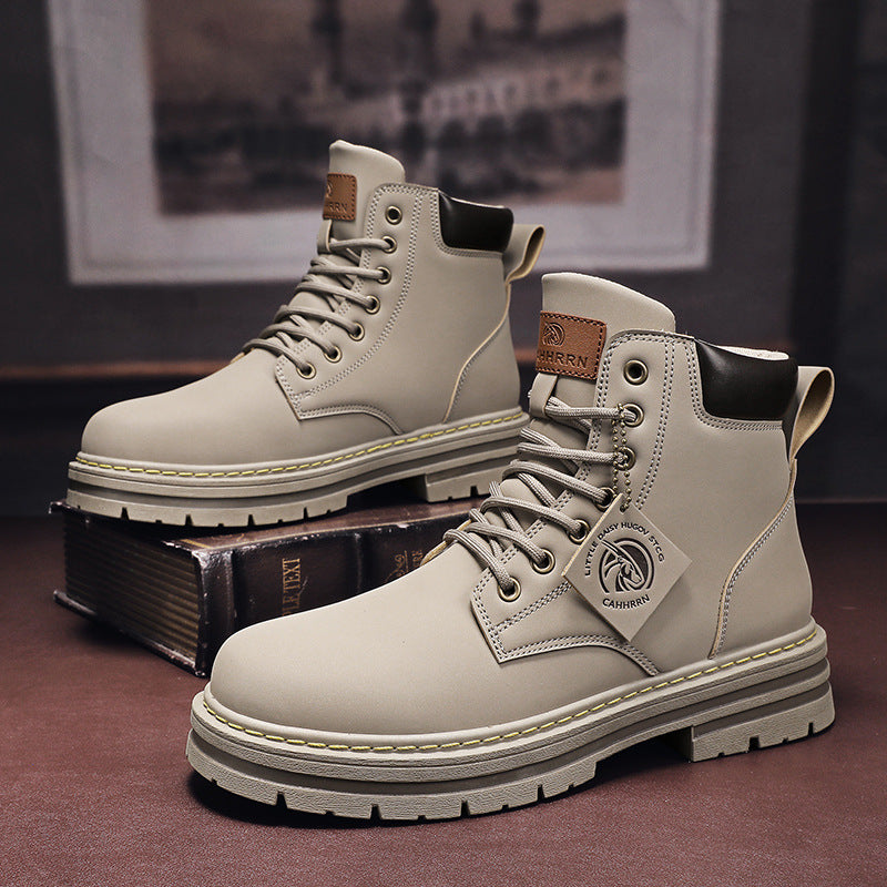Beige Herrenstiefel aus Leder, robust, mit Schnürung, ideal für Outdoor-Aktivitäten.