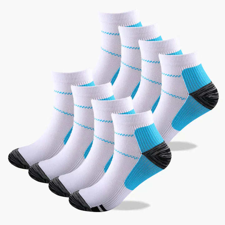 Acht Paar weiße Sportsocken mit blauen Akzenten, atmungsaktiv, ideal für Fitness und Laufen.