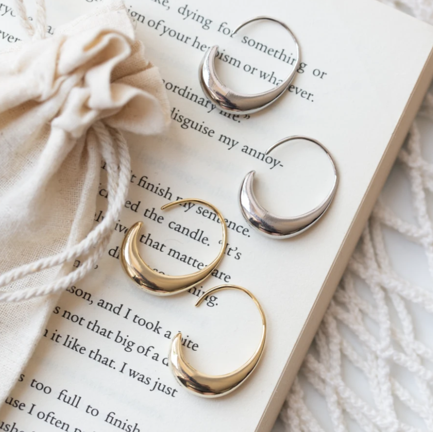 Ohrringe Mit Geschwungenem Design - Lunaria 