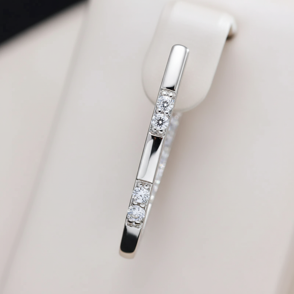 Ovaler Ohrschmuck - GlimmerHoop 