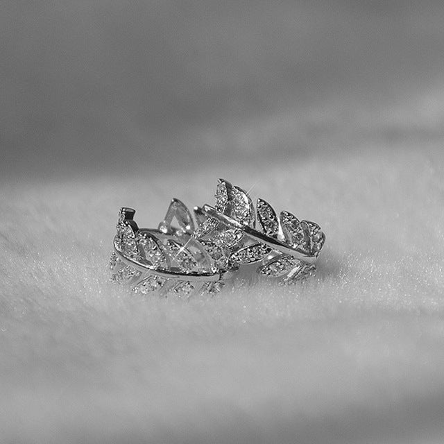 Moissanit Creolen Ohrringe, Silber, Blattdesign, Damen Schmuck, funkelnd, elegant.