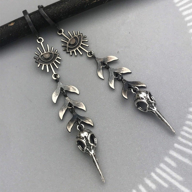 Silberne Vintage Ohrringe mit Auge, Blatt und Schädel Design, geometrisch, kreativ, Damen.