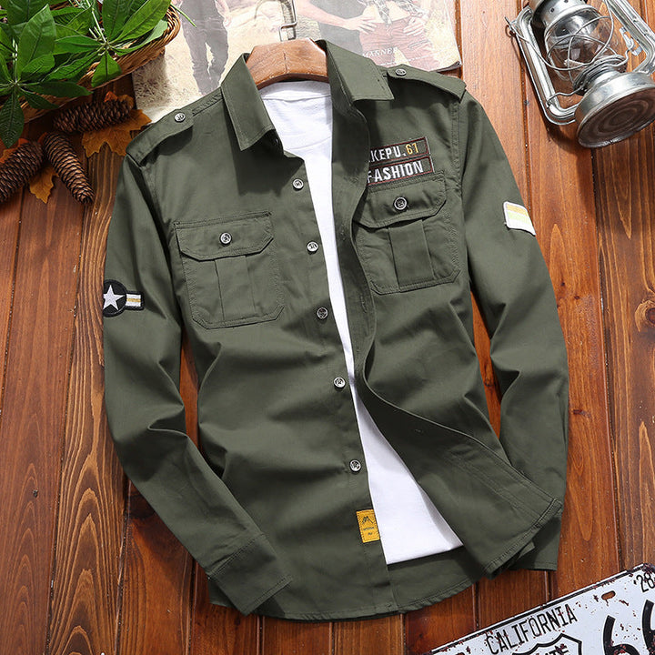 Khaki Herrenhemd, Baumwolle, Retro Slim Fit, lange Ärmel, Militärstil, mit Taschen.
