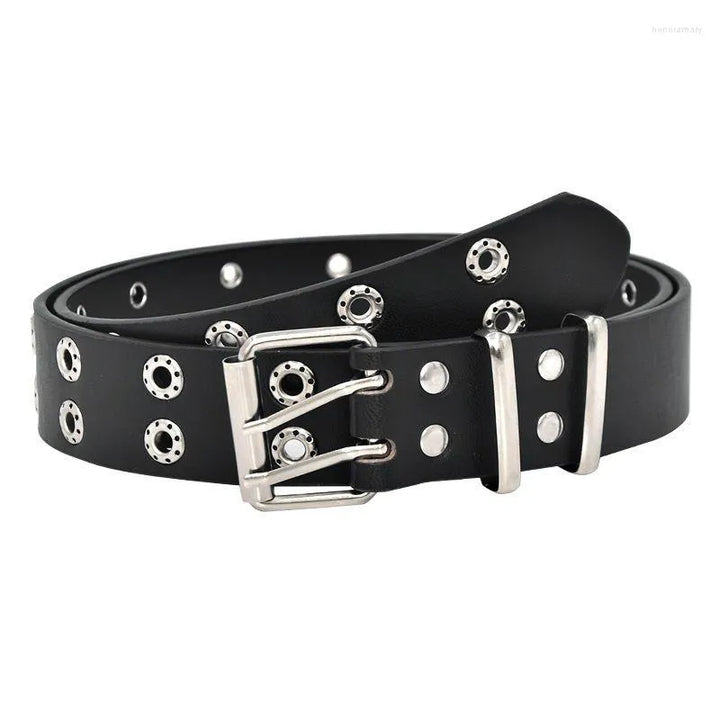 Schwarzer Ledergürtel mit Nieten, silberne Schnalle, modisches Accessoire, Unisex.