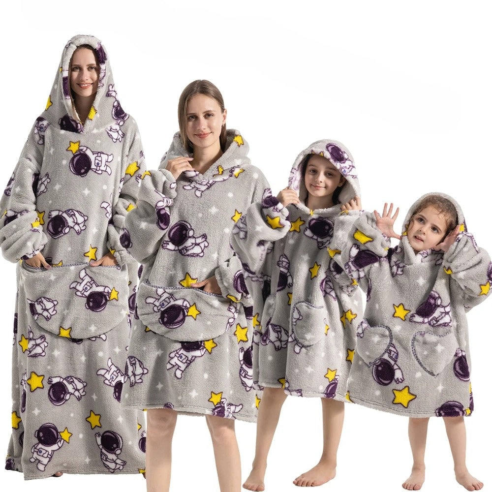 Dýňová mikina-deka pro halloweenskou útulnost – SpookySnuggle