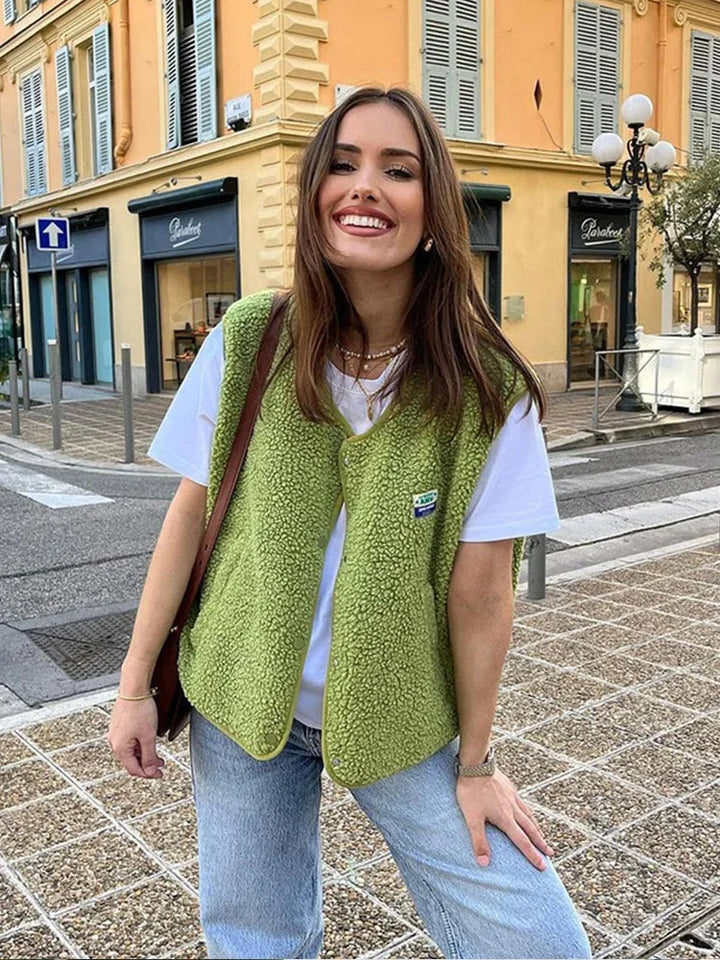 Teplá a pohodlná dámská vesta s V výstřihem - Alina