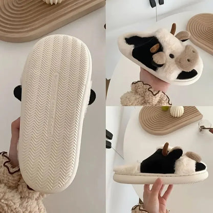Plastové pantofle s krávím designem – PlushCow