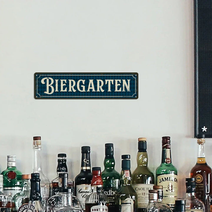 Vintage kovová cedule – Brána pivní zahrady (Biergartentor) Oktoberfest 2026
