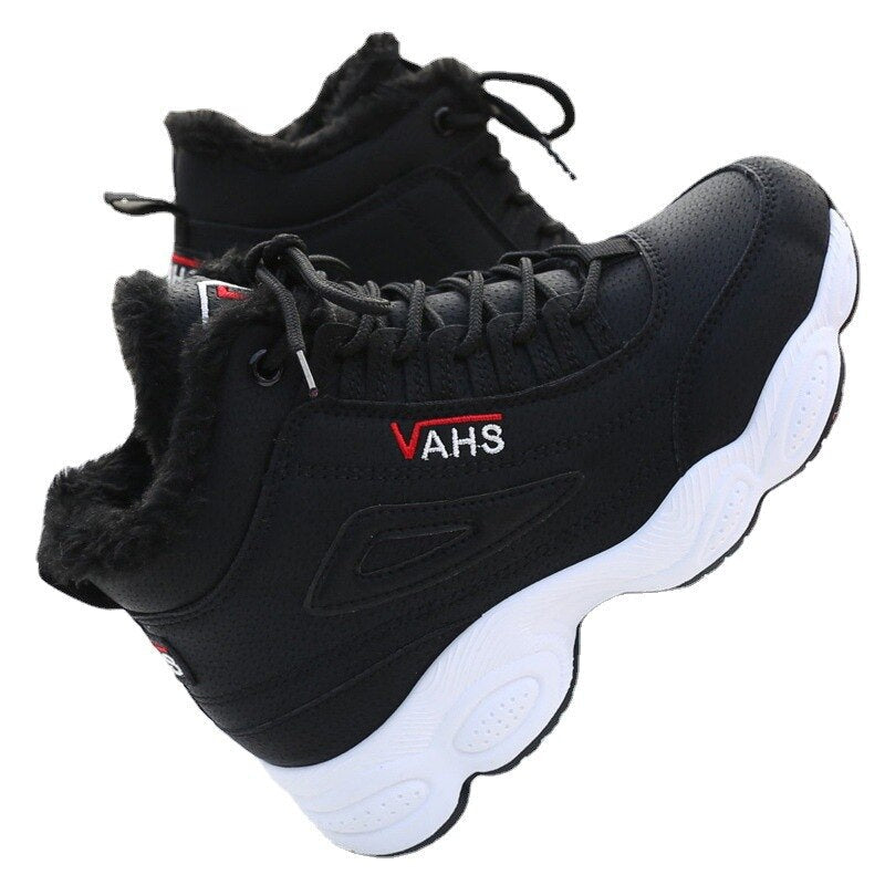 Schwarze VAHS Sneaker mit weißer Sohle, Kunstfellfutter, sportlich, modisch, Herren-Winterschuhe.