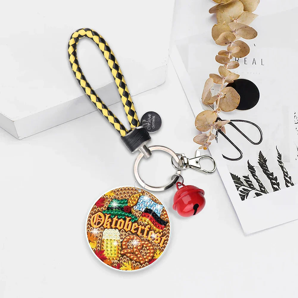DIY diamantové malování – klíčenka: Třpytivé srdce Oktoberfest 2026