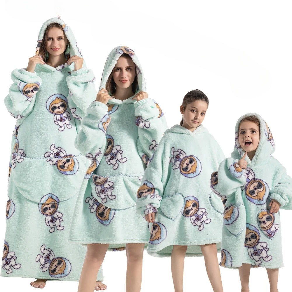 Dýňová mikina-deka pro halloweenskou útulnost – SpookySnuggle