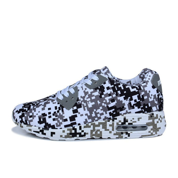 Schwarz-weißer Camouflage-Sneaker, atmungsaktiv, sportlich, für Herren und Damen.