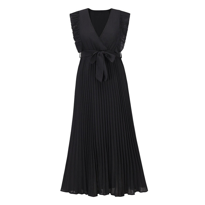 Schwarzes, ärmelloses Maxikleid mit Plissee und Taillengürtel, elegantes Abendkleid.