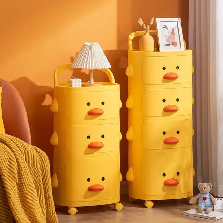 Pojízdný regál na hračky – malý jezevčík