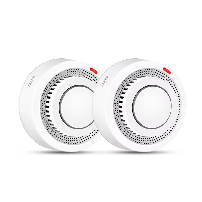Inteligentní WiFi kouřový a požární hlásič 85 dB – SafeSense
