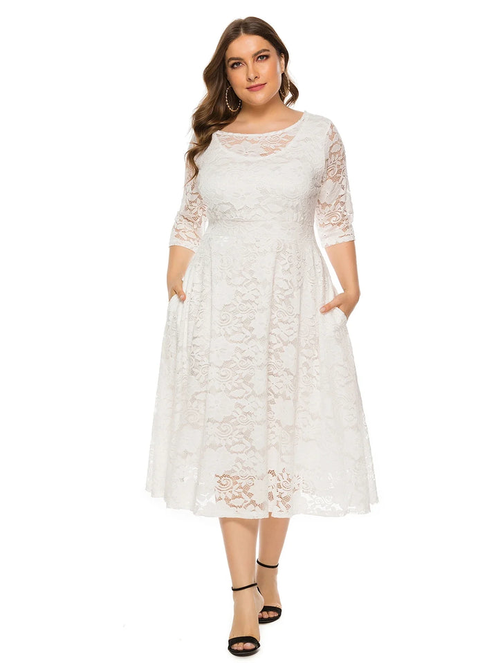Damen weißes Spitzenkleid, knielang, 3/4-Ärmel, elegant, ideal für besondere Anlässe.