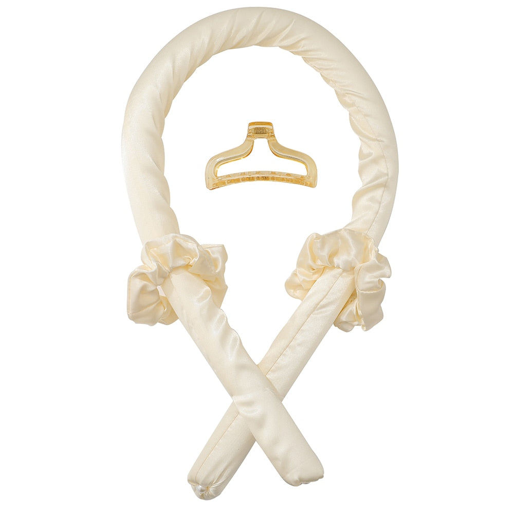 Seidenes Haarband-Set in Creme mit Haarklammer, ideal für stilvolle Frisuren und Haarpflege.