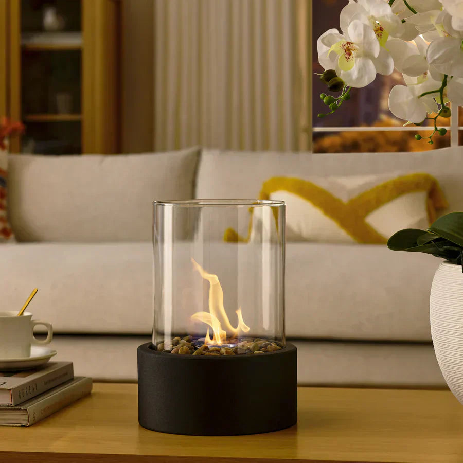 Tischkamin Glaszylinder mit Flamme, schwarzer Sockel, Wohnzimmerdekoration, modern, elegant