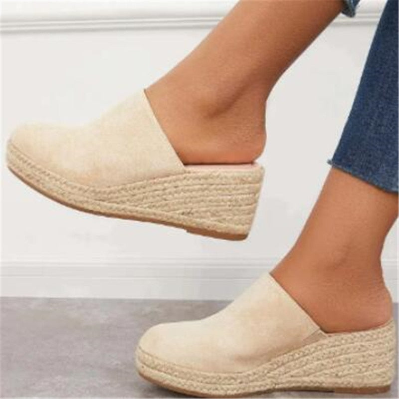 Retro Chic klínové sandály - Vera