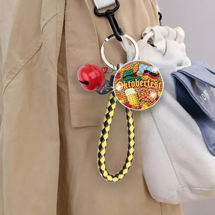 DIY diamantové malování – klíčenka: Třpytivé srdce Oktoberfest 2026