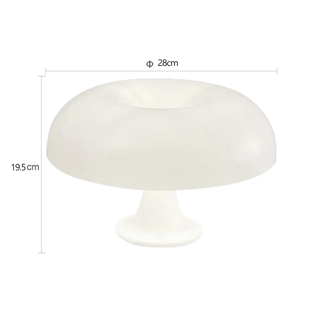 Bílá lampa s kótami rozměrů: průměr stínidla 28 cm a celková výška 19,5 cm. 8