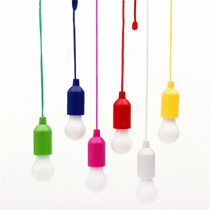 Bunte LED-Hängelampen, modernes Design, energiesparend, ideal für Innenbeleuchtung.