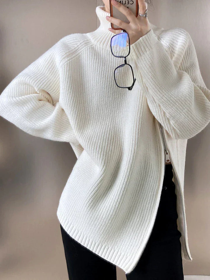 Damen Rollkragenpullover, weiß, Strick, oversized, modisch, warm, Herbst-Wintermode.