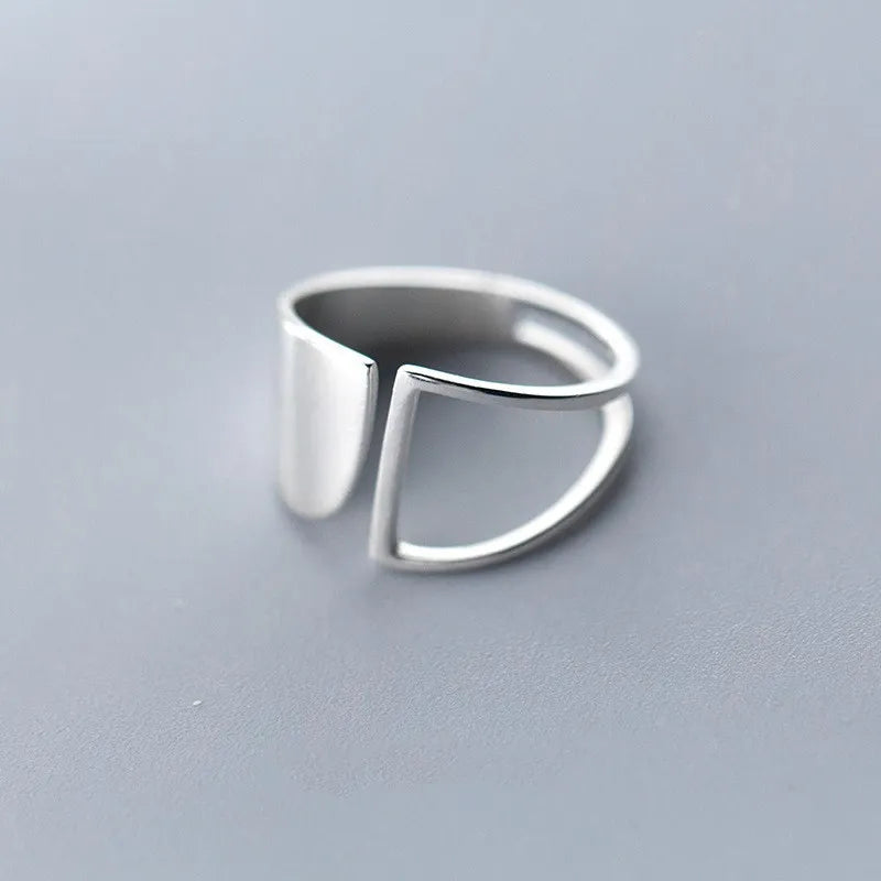 Silberner minimalistischer Ring, offenes Design, modern, Schmuck für Damen, Edelstahl.