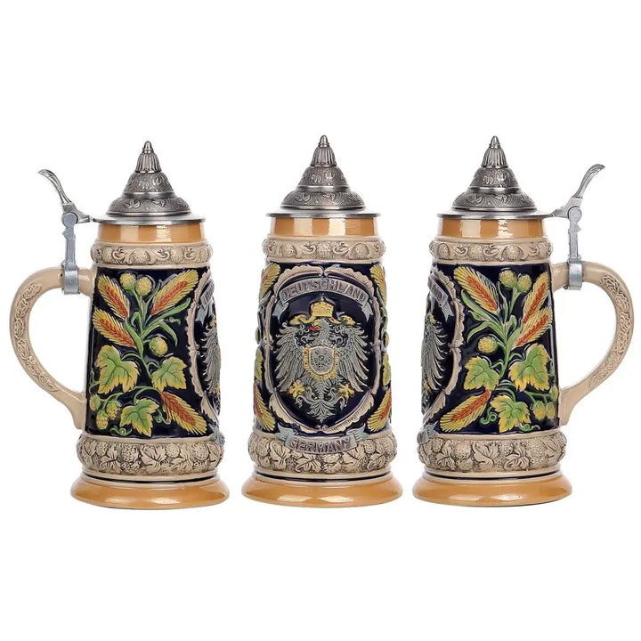 Pivní půllitr s reliéfem a cínovým víkem (0,8 l) – BavariaKrug Oktoberfest 2025