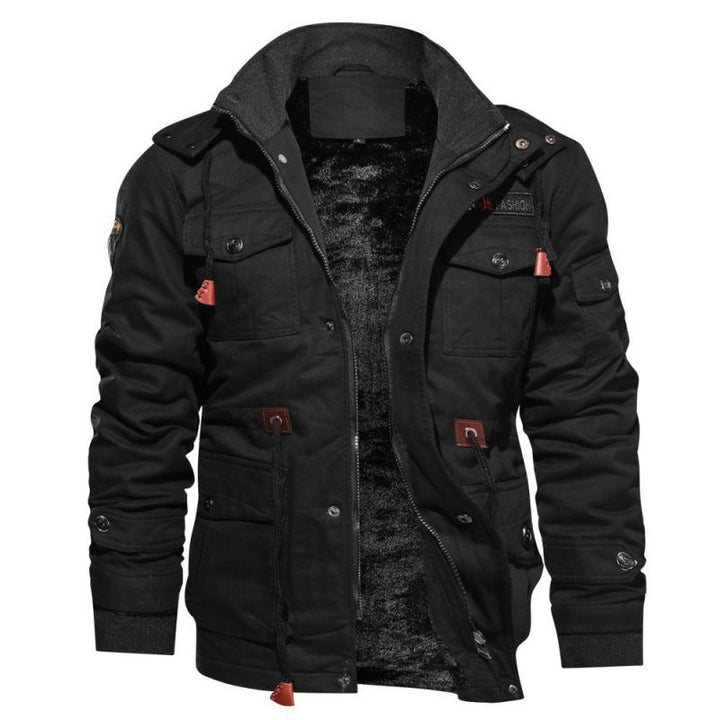 Schwarze Herren-Winterjacke, warm gefüttert, mit Kapuze und Reißverschluss, modisches Design.