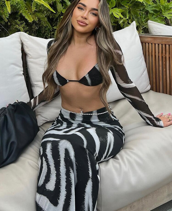 Pruhovaná letní souprava se sukní – Trendy & Femininní – Melina