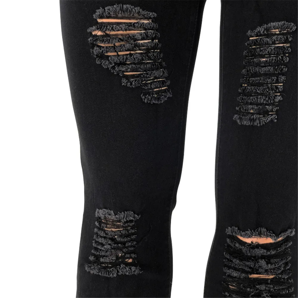 Schwarze zerrissene Jeans, modisch, Damenbekleidung, Streetwear, Baumwolle, trendig.